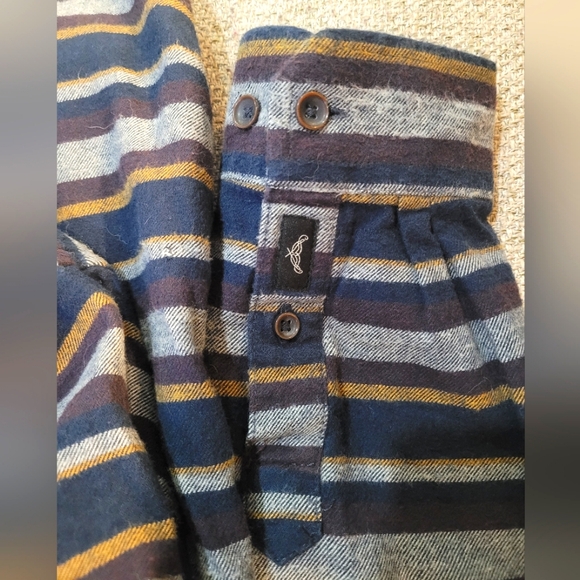 Men's striped flannel button down - Picture 4 of 4